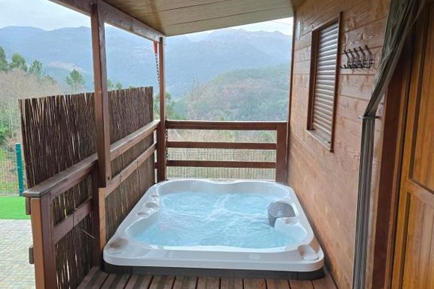Férias Verão no Gerês: Piscina + Jacuzzi