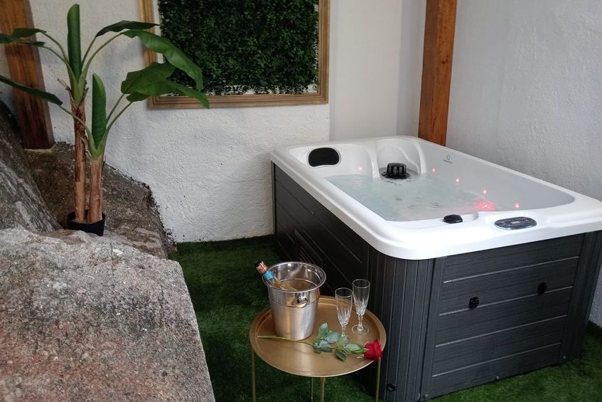 Escapadinha Glamour: Jacuzzi + Espumante