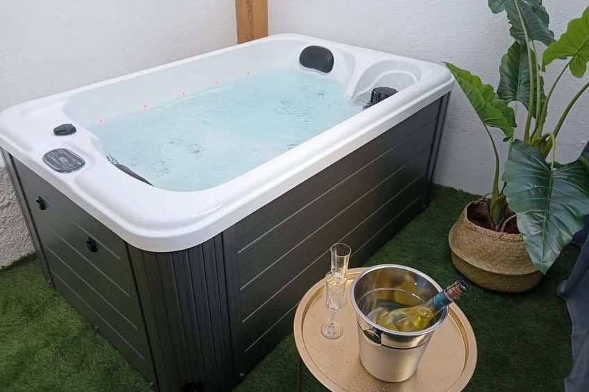 Escapadinha Glamour: Jacuzzi + Espumante