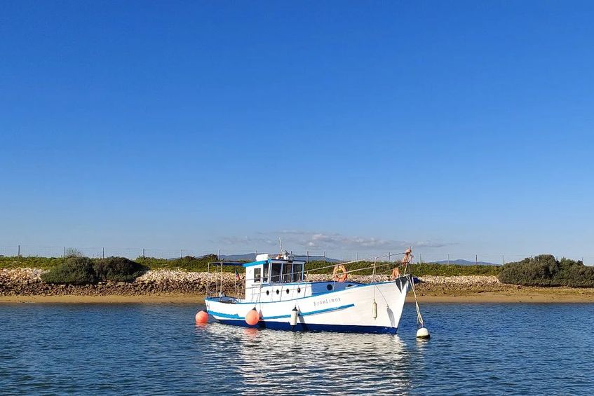 Explore Caves and Beaches of Alvor - Boat & Kayak Tour