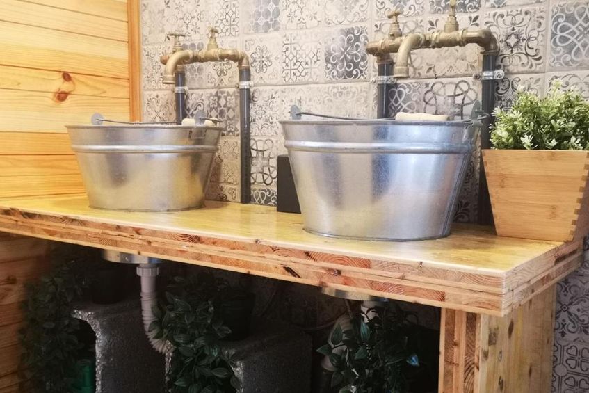 Hostel by Family Surf Home