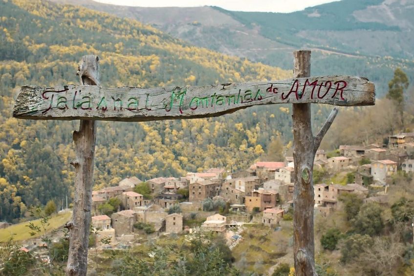 Casa do Talasnal by Refúgio ao Luar