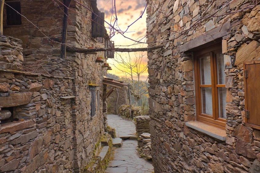 Casa do Talasnal by Refúgio ao Luar